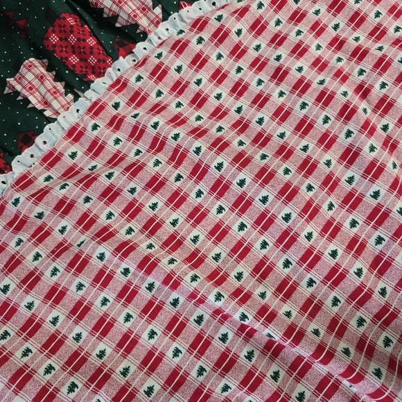 Vintage Handmade Red Green Lace  Round Christmas Tree Skirt - Picture 5 of 10